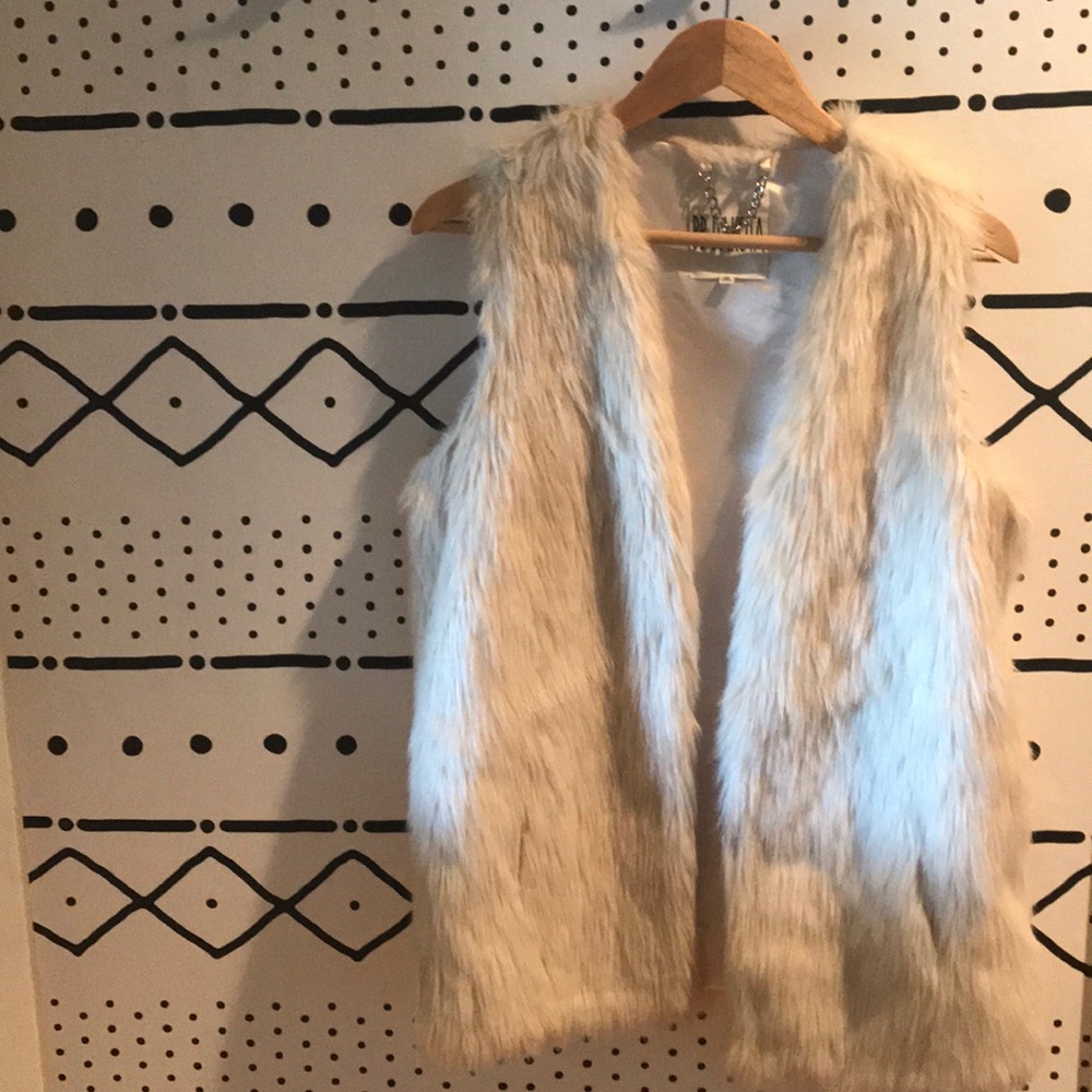 BB Dakota Faux Fur Vest Size M